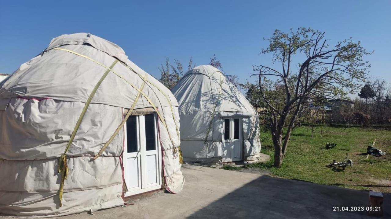 Yurt Stay In Downtown 카라콜 외부 사진